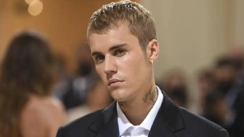 El video suma miles de reproducciones y ha sido compartido por usuarios que aplauden su espontaneidad. / AP