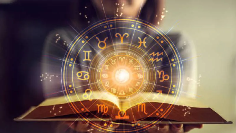 Géminis Turisas invertida. Evita cerrar puertas o discutir con personas cercanas. / Pixabay