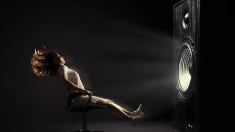 La exposición prolongada al ruido genera estrés, insomnio, hipertensión y pérdida auditiva. / Pixabay