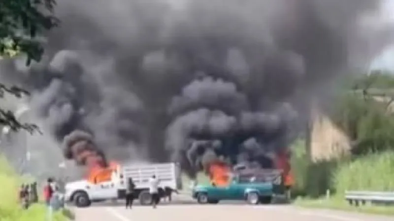 Los incidentes también afectaron el tránsito en la carretera Ocozocoautla–Villaflores.X/@XHVXTabasco