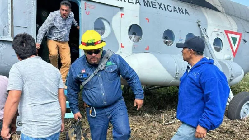La dependencia destacó que, para librar la creciente del Río Vizcaíno, el personal de la CFE construyó 16 estructuras en solo cinco días. / CFE