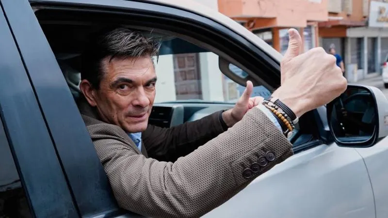 De 47 años y originario de Tarija, Rodrigo Paz Pereira es economista y fue alcalde y senador./ AP