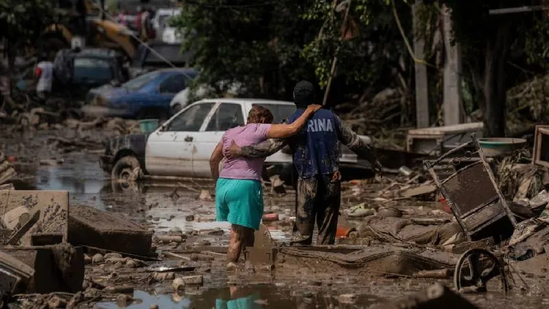 Las intensas lluvias registradas en Poza Rica, Tihuatlán y Coatzintla dejaron decenas de viviendas afectadas. / AP