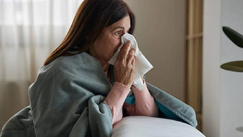 El estudio también enfatiza la importancia de la vacunación anual contra la influenza y el refuerzo contra el COVID-19. / Pixabay