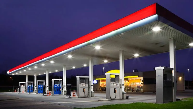 Actualmente, miles de estaciones de servicio cobran por el uso de sanitarios o lo condicionan a la compra de combustible./ RS