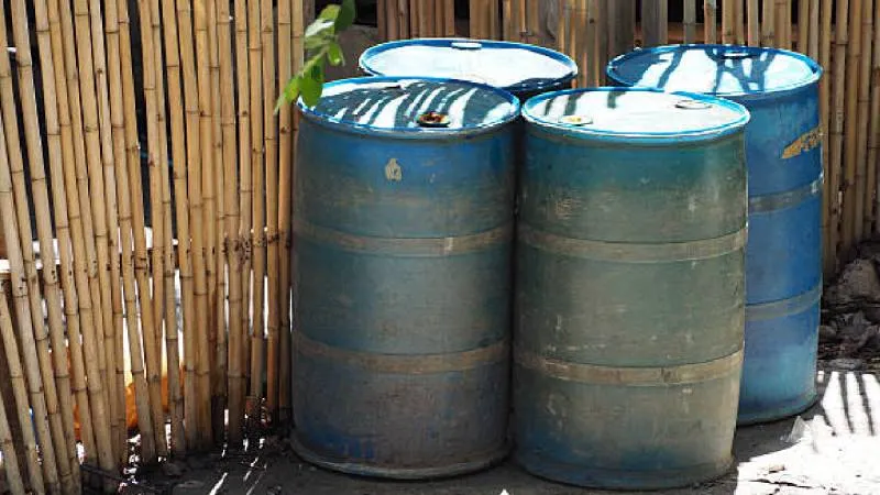 Las penas por comercializar agua de forma ilegal van de dos a seis años de prisión y multas de hasta mil UMA./ Pixabay