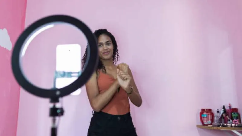 TikTok presentó “Smart Split”, una nueva herramienta con inteligencia artificial para acortar videos largos en clips breves y atractivos. / Pixabay