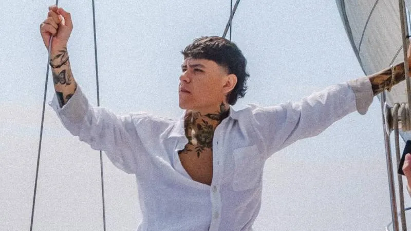 Junior H interpretó temas prohibidos durante su presentación. / Junior H