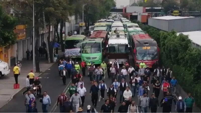 La Alianza de Autotransportistas anunció una megamarcha al Zócalo para exigir la localización de Fernando Galindo./ RS