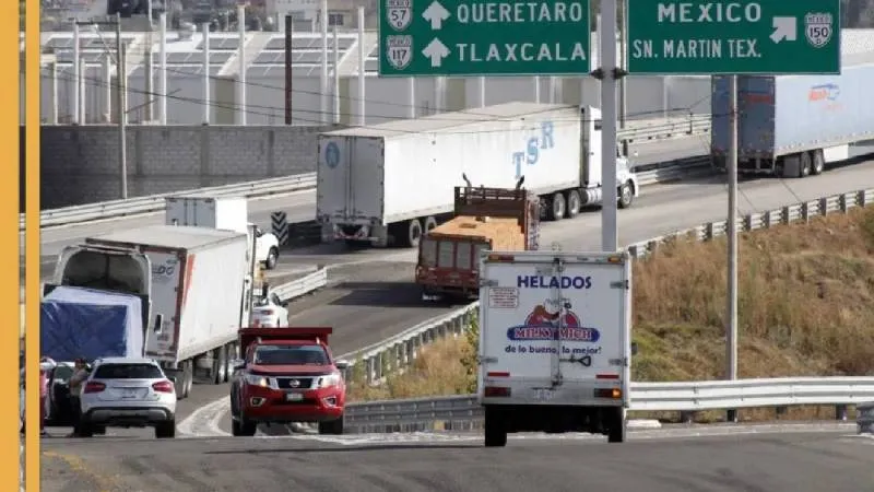 Autoridades recomiendan usar rutas alternas y salir con tiempo para evitar retrasos por las obras viales./ RS
