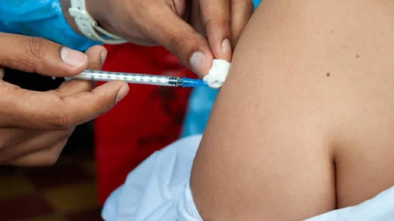 Por primera vez, la vacuna contra el VPH se aplicará también a niños de quinto grado de primaria y a personas en grupos vulnerables./ Pixabay