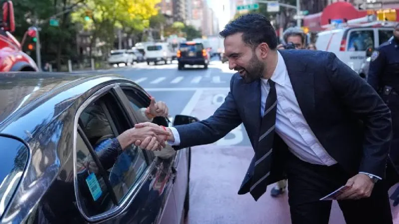 La elección de Mamdani representa un cambio generacional y un desafío al statu quo político de Nueva York./ AP