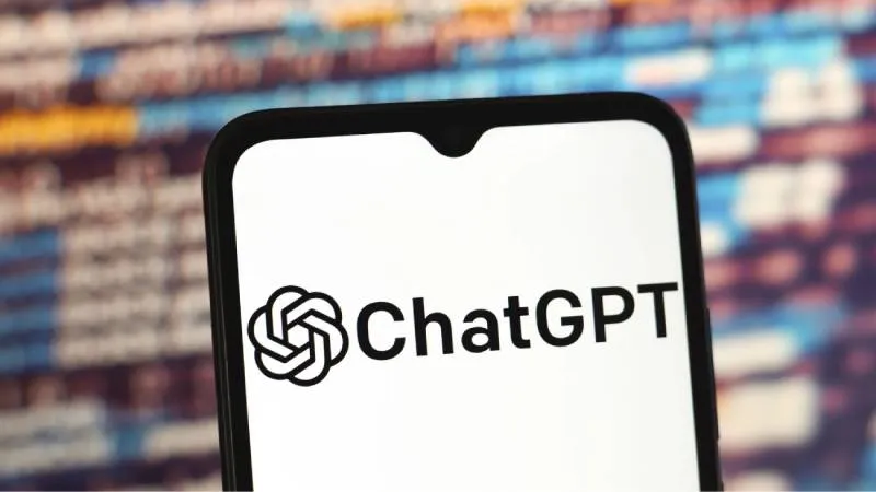 OpenAI asegura que la medida busca proteger a los usuarios de información errónea o riesgosa./ RS