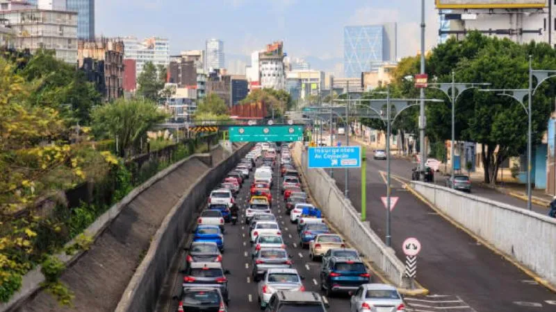 Automovilistas pueden consultar en línea si su vehículo puede circular en el portal oficial hoynocircula.cdmx.gob.mx. / pixabay