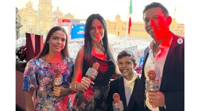 Los hijos del cantante presenciaron emocionados el homenaje en la CDMX, donde el público coreó los temas más emblemáticos del artista./ IG