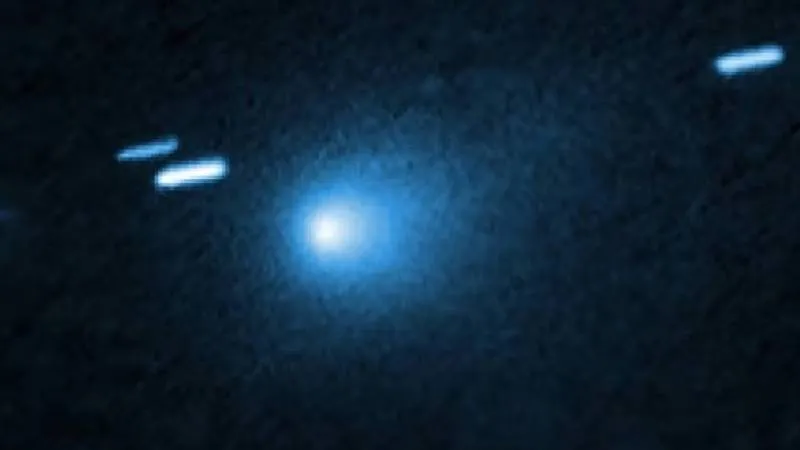 Telescopios espaciales como el James Webb han revelado una corteza rica en dióxido de carbono, formada tras miles de millones de años de exposición al espacio profundo./ RS