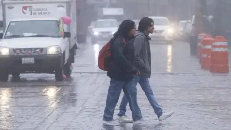 Aunque el Frente Frío 14 se disipará hacia el fin de semana, se prevé la llegada del Frente Frío 15 pocos días después, manteniendo el clima invernal./ RS