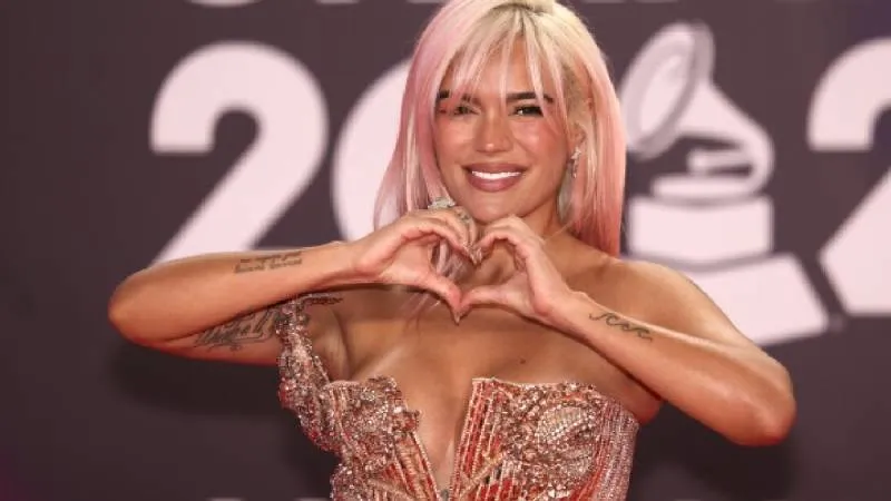 Karol G conquista el pop tropical: Su tema Si antes te hubiera conocido. / AP