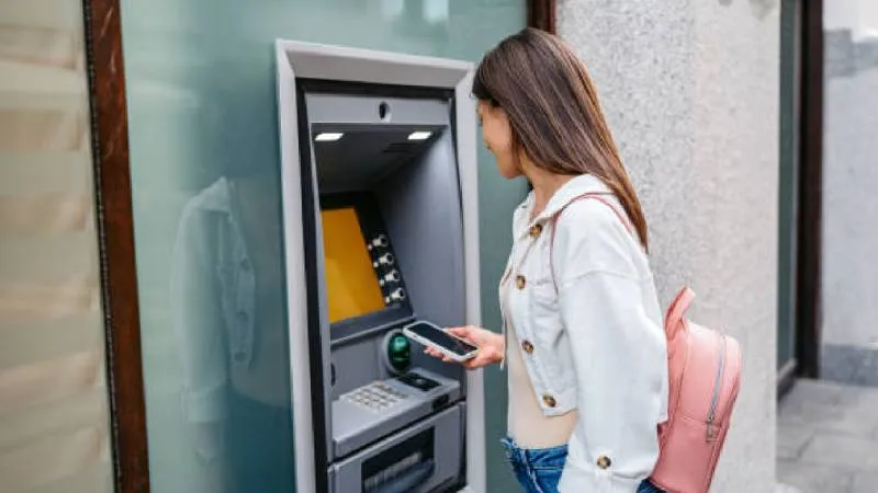 La Condusef alertó a los usuarios para evitar fraudes en línea o llamadas falsas durante los días de inactividad bancaria./ Pixabay