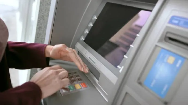 Los bancos en México volverán a abrir el martes 19 de noviembre de 2025, tras el cierre oficial de tres días por disposición de la CNBV. / Pixabay