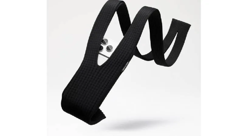 Disponible en múltiples colores y versiones, el iPhone Pocket busca transformar al iPhone en un complemento de moda./ Apple