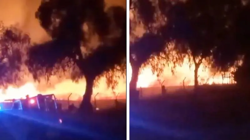 Incendio detrás de la Pirámide de la Luna, en la zona arqueológica de Teotihuacán. / Redes sociales