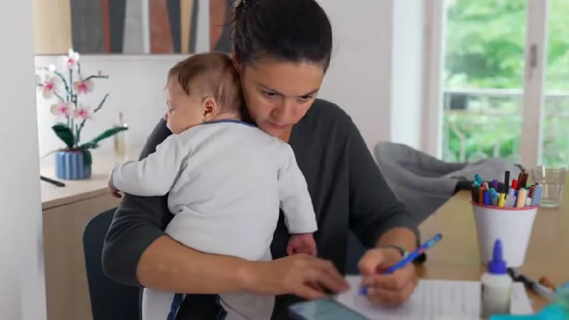 Madres solteras deberán cumplir requisitos específicos para acceder al apoyo estatal./ Pixabay