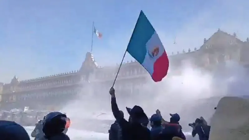 La movilización partió del Ángel de la Independencia y llegó a la plancha central pasadas las 13:00 horas./ Captura de pantalla