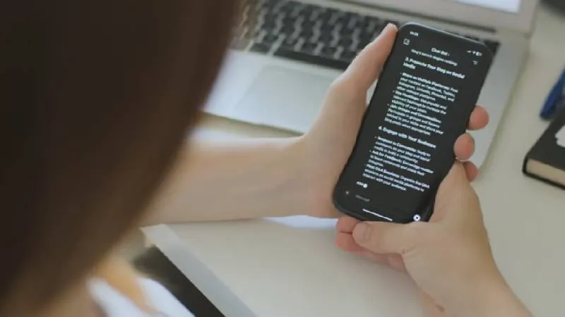 Los usuarios pueden crear grupos y compartir archivos, imágenes y enlaces con apoyo de la IA./ Pixabay