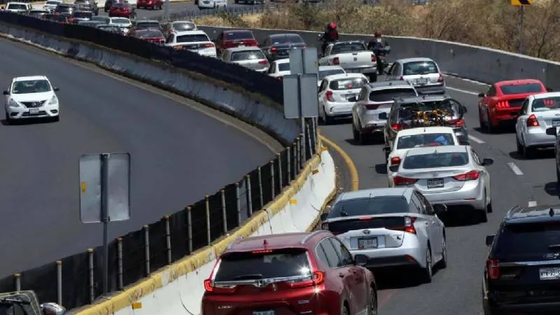 La autopista México-Cuernavaca registró tráfico intenso desde la mañana de este lunes 17 de noviembre de 2025./ RS
