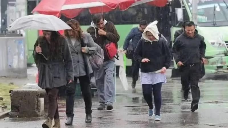 Protección Civil alertó sobre temperaturas de 4 a 6 grados en zonas altas de la capital./ RS