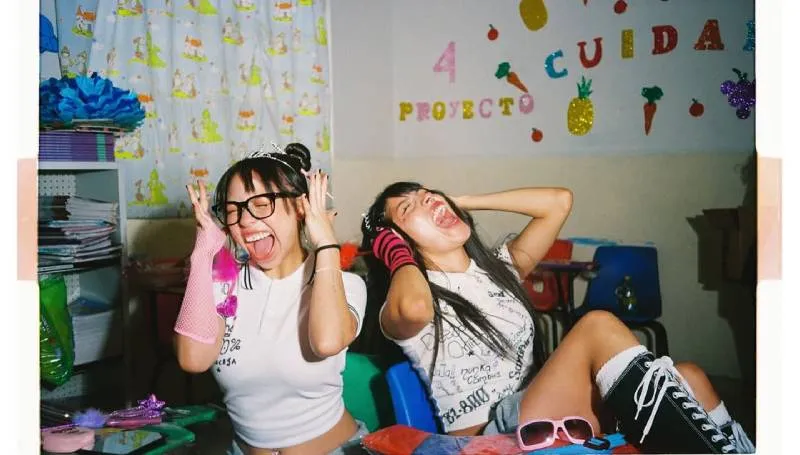 IG: @sopholov y @sayurirxx