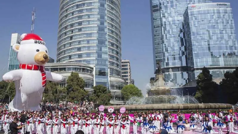 Los globos gigantes del Bolo Fest alcanzan alturas de hasta 15 metros y son de los más esperados./ RS