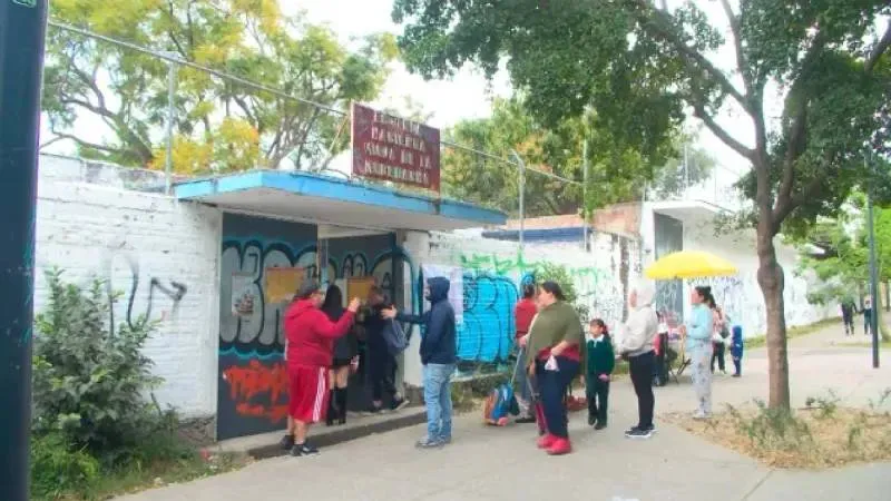 Padres y tutores deben considerar la programación oficial del 28 de noviembre dentro del ciclo escolar./ RS