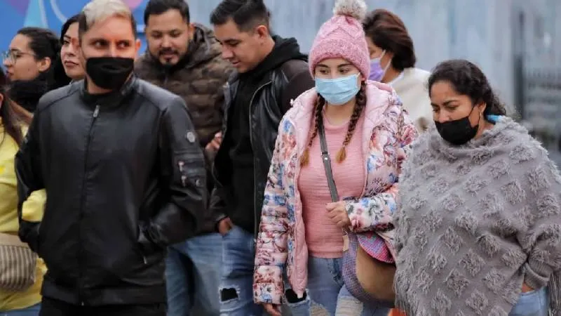 El frente frío 16 traerá amaneceres gélidos y posibles bancos de niebla en la capital./ RS