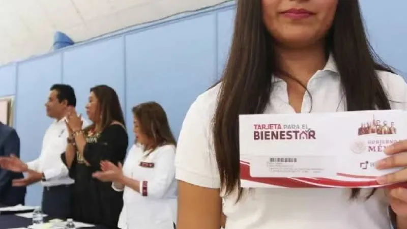 El programa forma parte del Plan Michoacán por la Paz y la Justicia para fortalecer la permanencia escolar./ RS