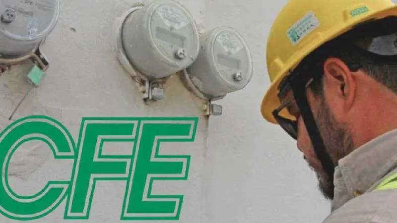 La CFE recordó que todo trabajador debe portar uniforme y credencial oficial vigente./ RS