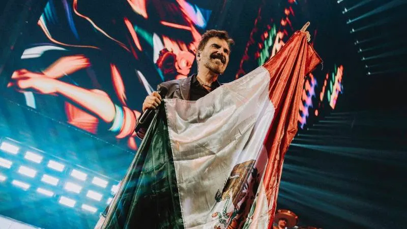 Alejandro Fernández durante las fiestas patrias. / X: @alexoficial