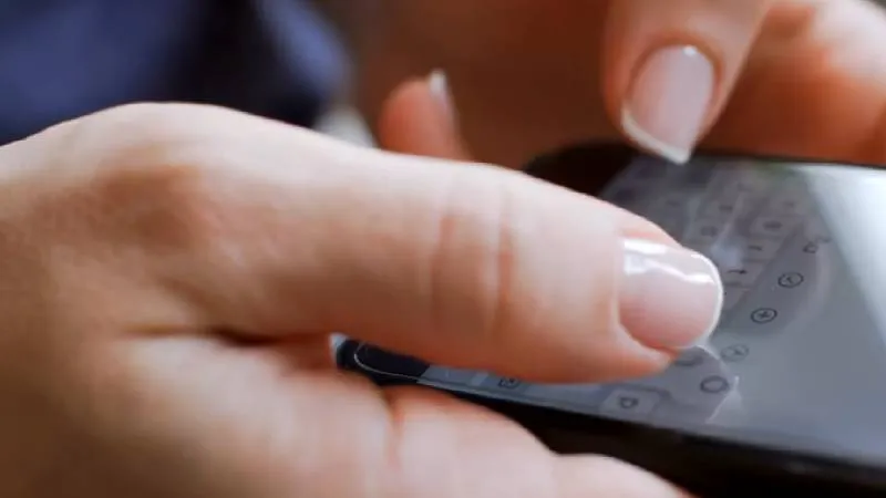 Limitar quién puede agregarte a grupos reduce el riesgo de recibir spam y enlaces maliciosos./ Pixabay