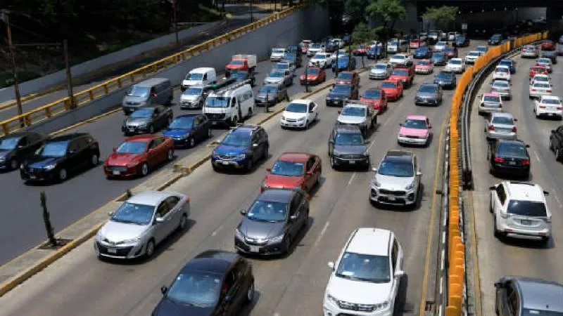 Conductores realizan el trámite en verificentros durante el cierre del año./ Pixabay