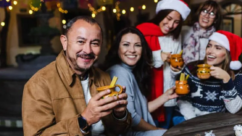 La tradición de pedir posada recrea el peregrinaje bíblico de José y María rumbo a Belén./ Pixabay