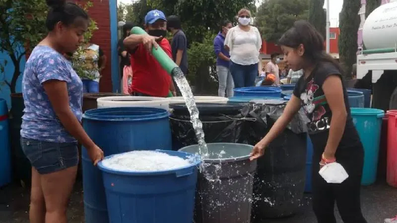 El tandeo continuará en la Ciudad de México debido a la baja disponibilidad hídrica./ RS
