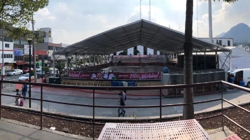 La pista de hielo, hecha con agua tratada, será uno de los principales atractivos navideños./ FB