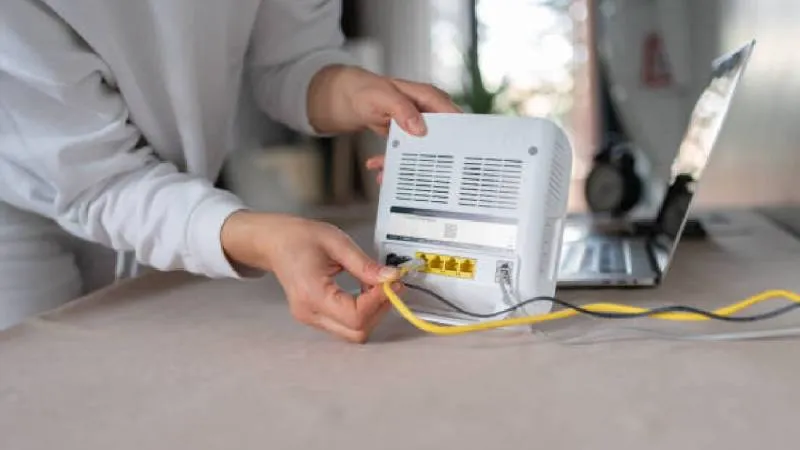 Los módems muestran datos como IP, marca del dispositivo y dirección MAC para facilitar su identificación./ Pixabay