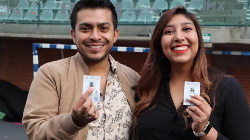 Para obtener la licencia permanente también será necesario presentar CURP y acta de nacimiento certificada./ RS