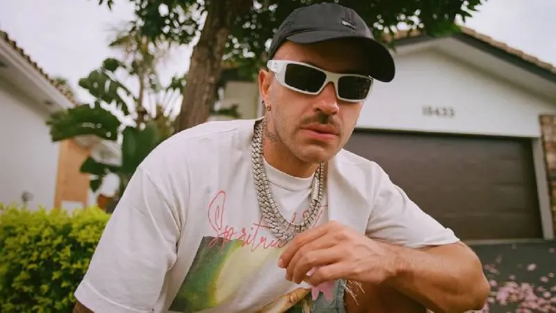 Con The End, el cantante colombiano se despidió de Ferxxo a través de un proyecto audiovisual cargado de reflexión personal./ Billboard