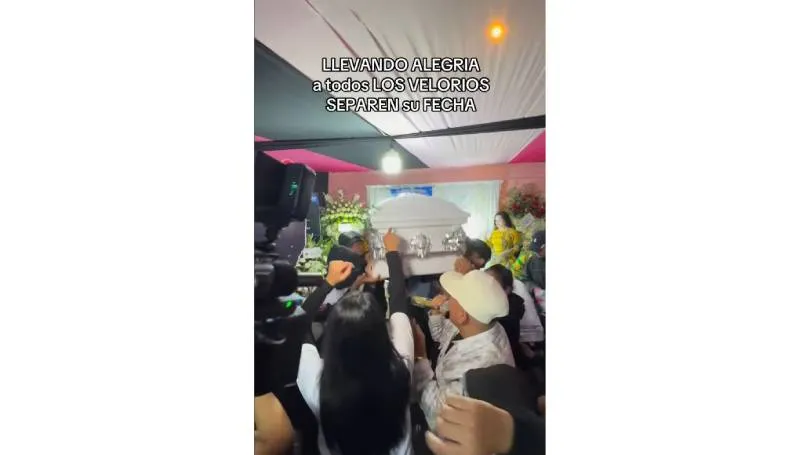 El cantante urbano del Callao ofrece música y ritmo incluso en despedidas fúnebres. / @elcangridelcallao