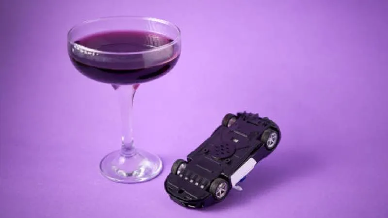 Autoridades recomiendan no conducir después de consumir bebidas alcohólicas durante las fiestas decembrinas./ Pixabay