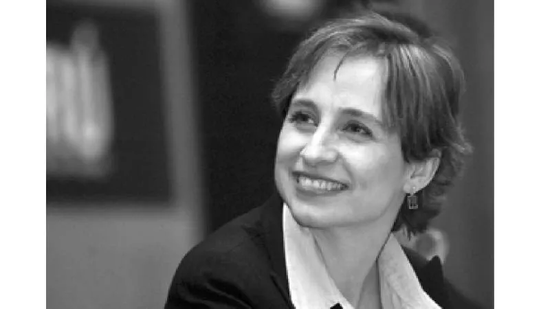 Aristegui agradeció a su equipo, invitados y audiencia durante su última transmisión en vivo./ Universidad de Guadalajara