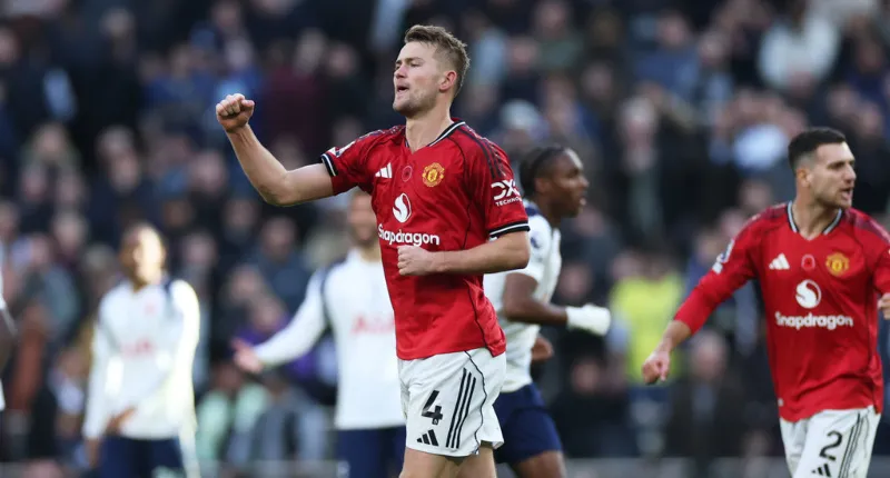 Manchester United consigue el empate | AP